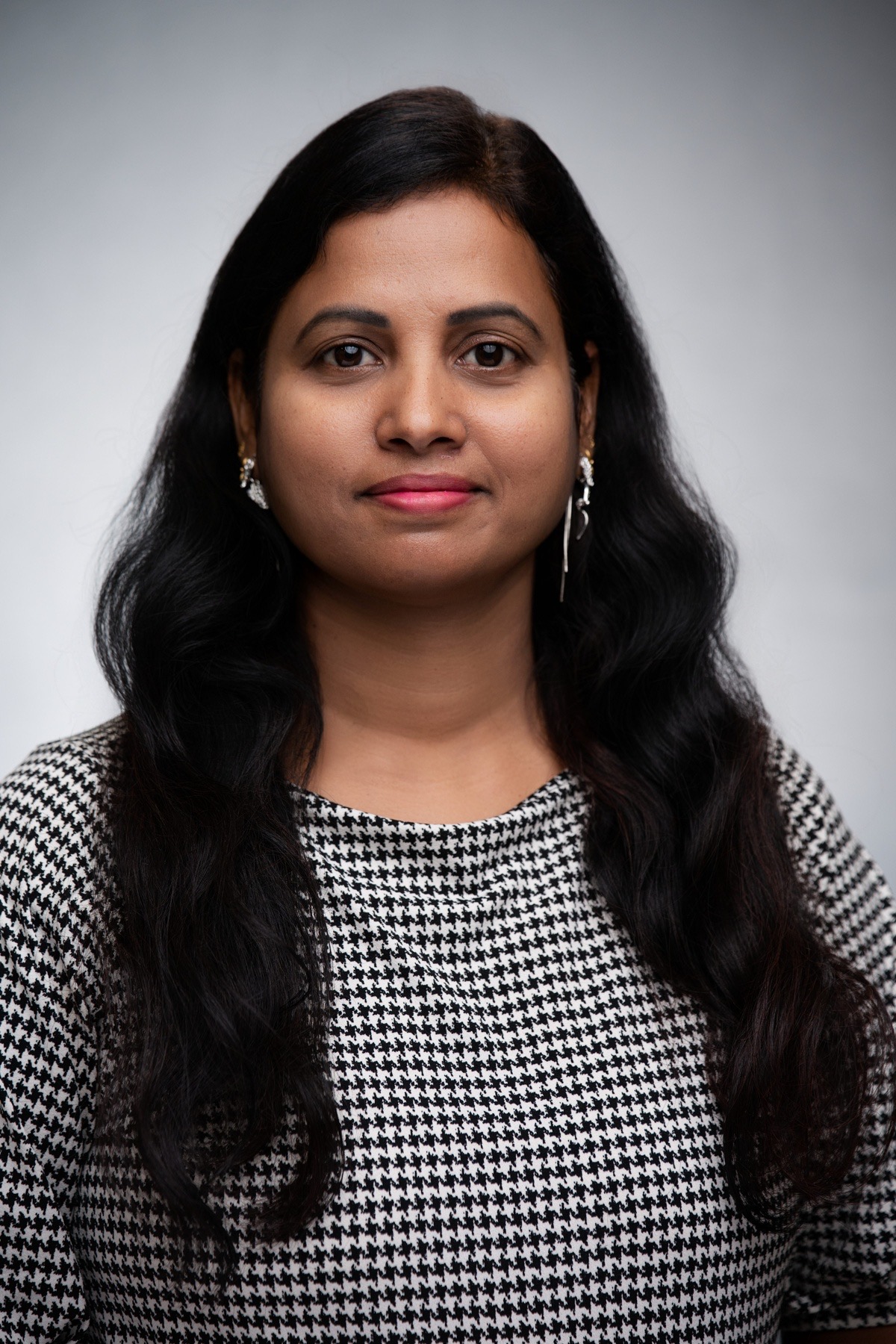 Anitha Dakamarri Headshot